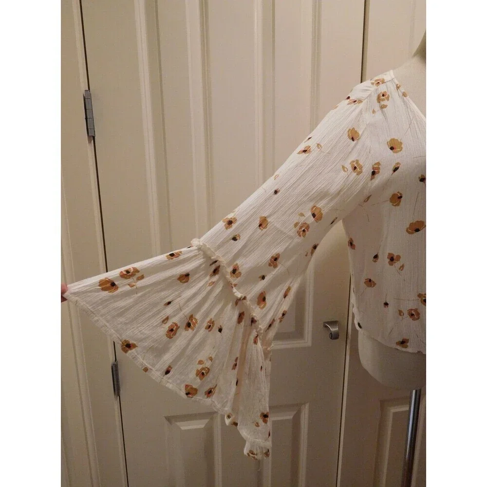 Darling BILLABONG "Lust Wild Top" Tie-Up Crop Top w/Bell Sleeves Size Small - Picture 9 of 12